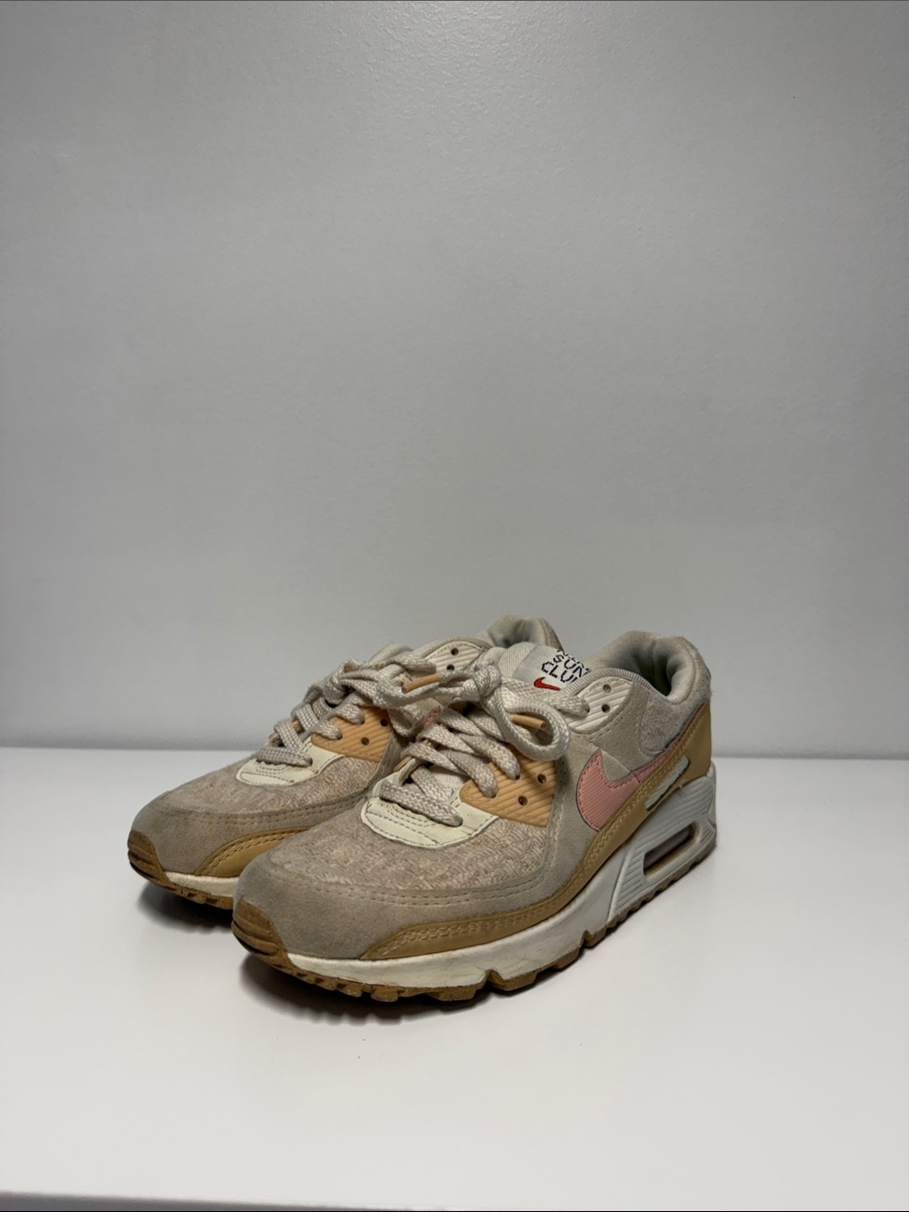Nike Women's Beige and Pink Air Max Style Athletic Shoes